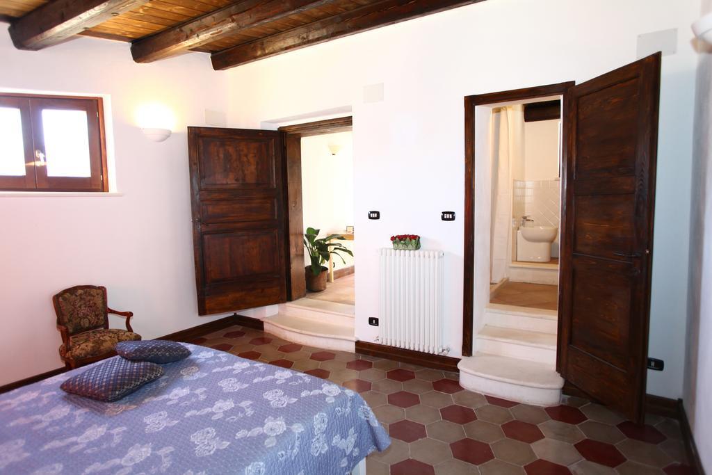Angelino Home Σουλμόνα Δωμάτιο φωτογραφία
